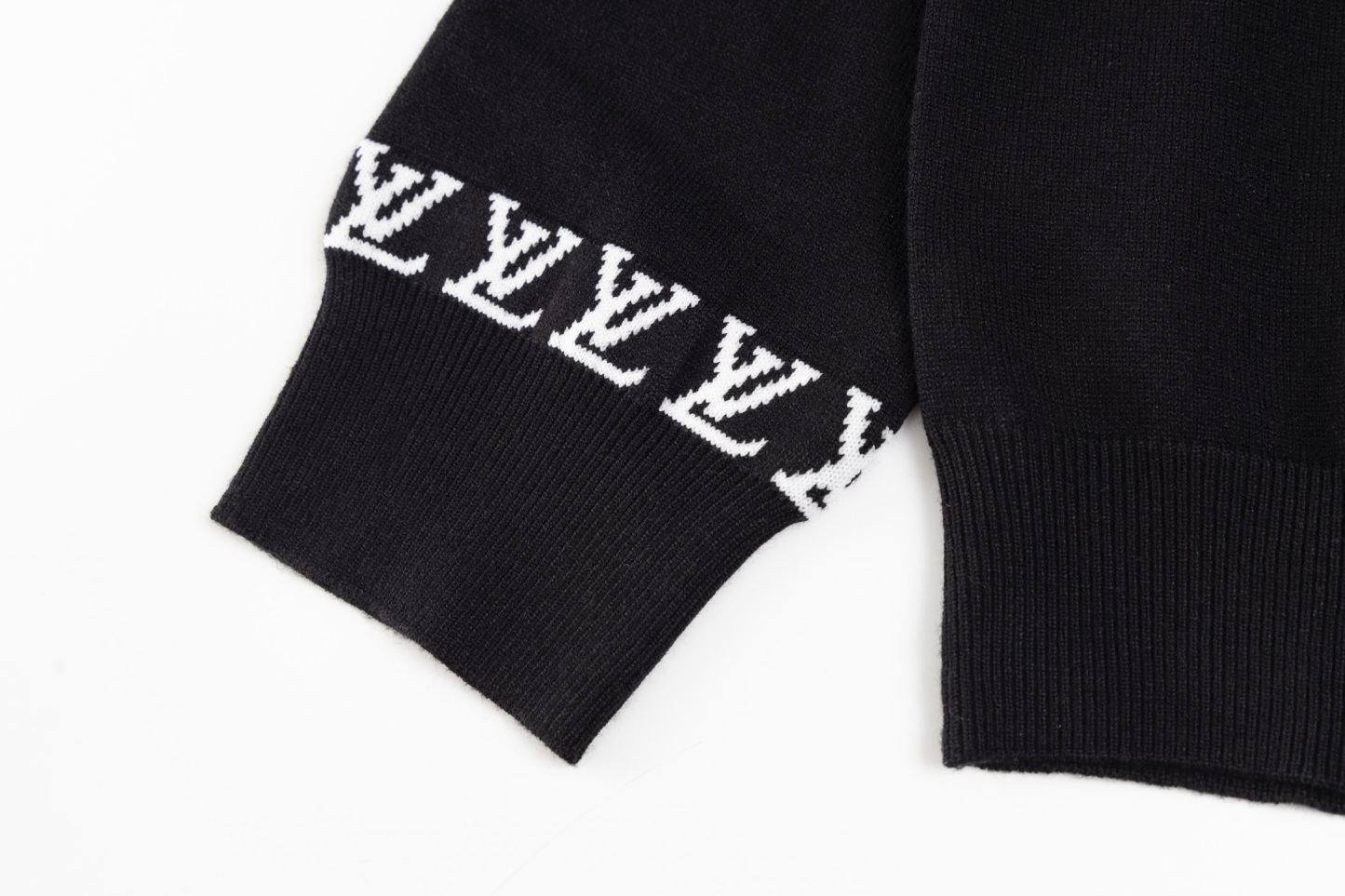 【LOUIS VUITTON旗艦店】ルイヴィトン セーター ご好評に付き再入荷！