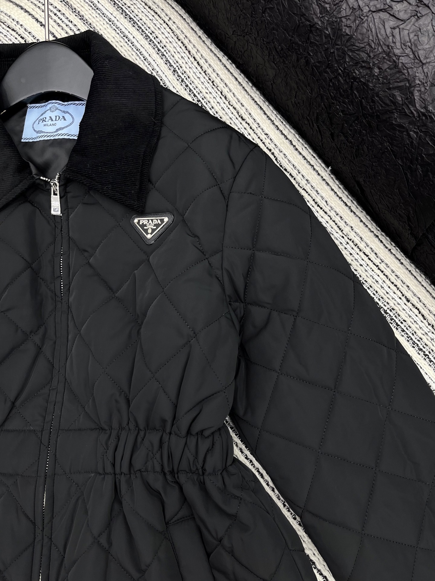 【PRADA旗艦店】ダウンジャケット、ご好評に付き再入荷！
