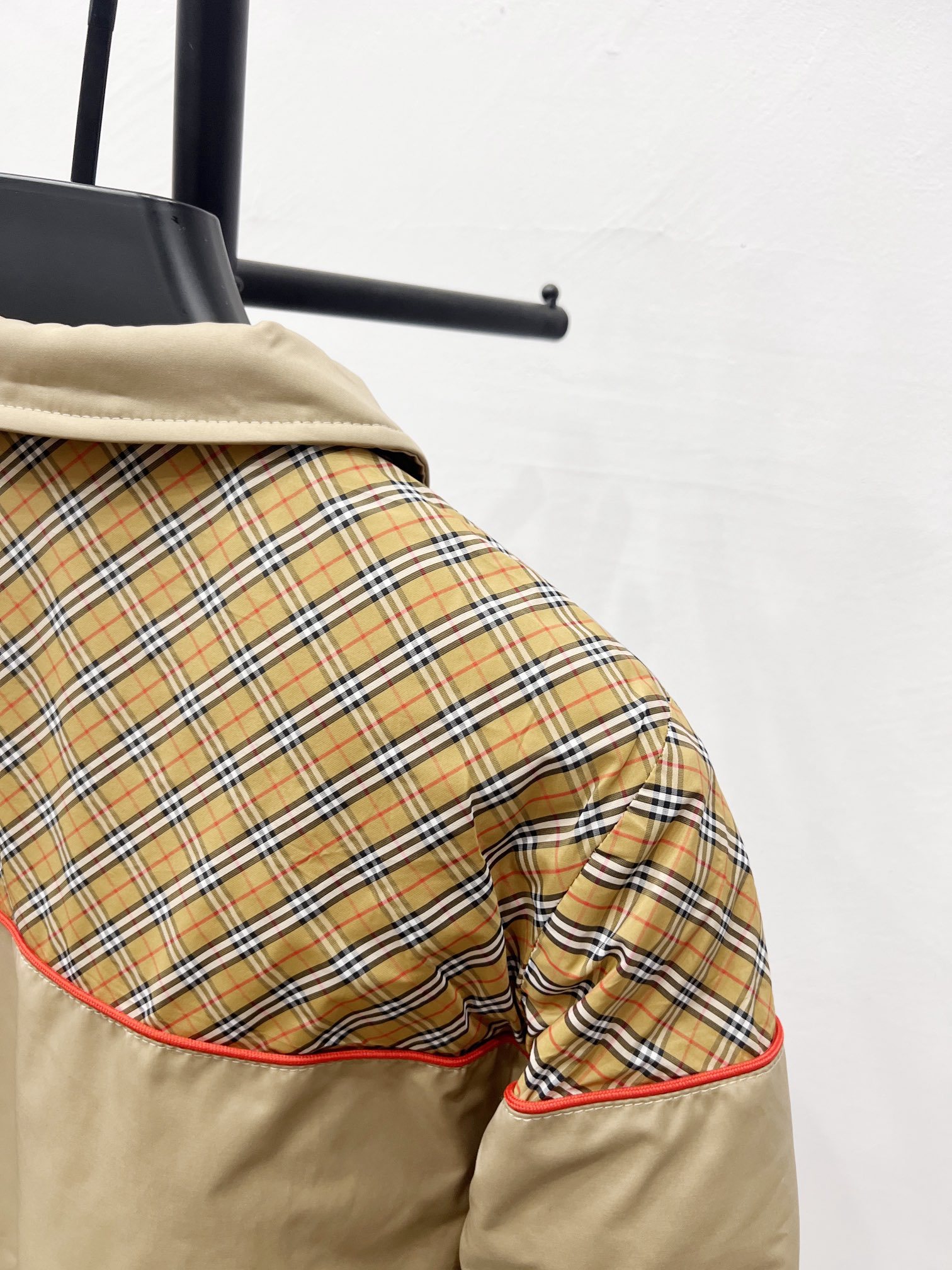 【BURBERRY旗艦店】バーバリー 綿服のコート ご好評に付き再入荷！