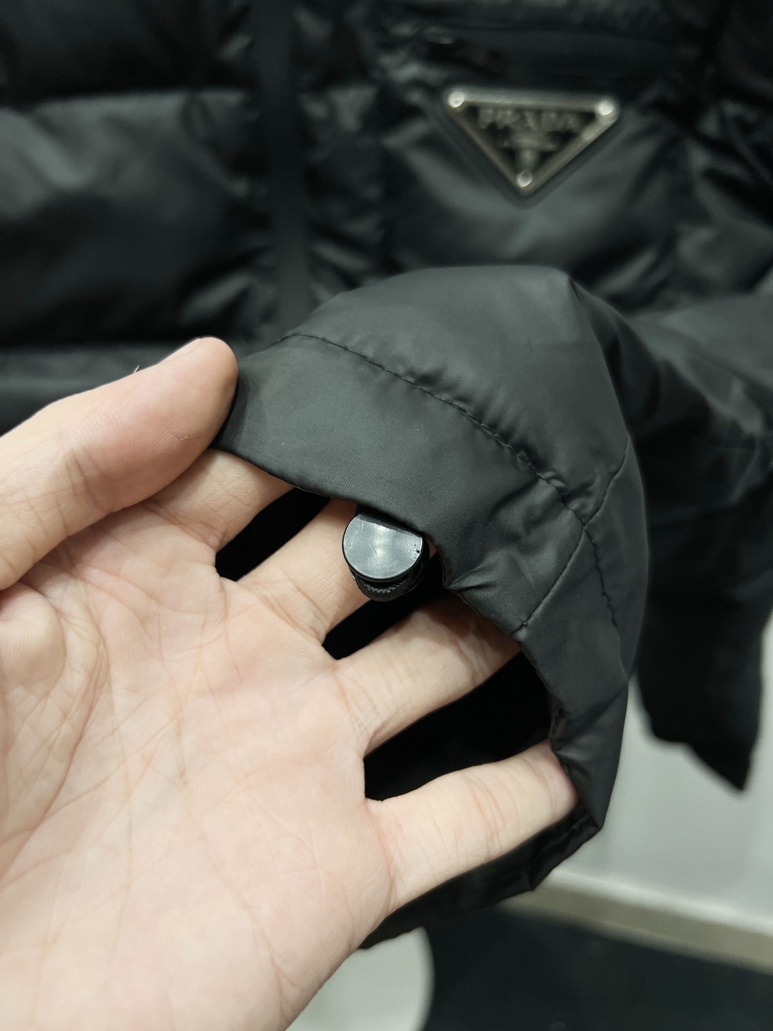 【PRADA旗艦店】ダウンジャケット、ご好評に付き再入荷！