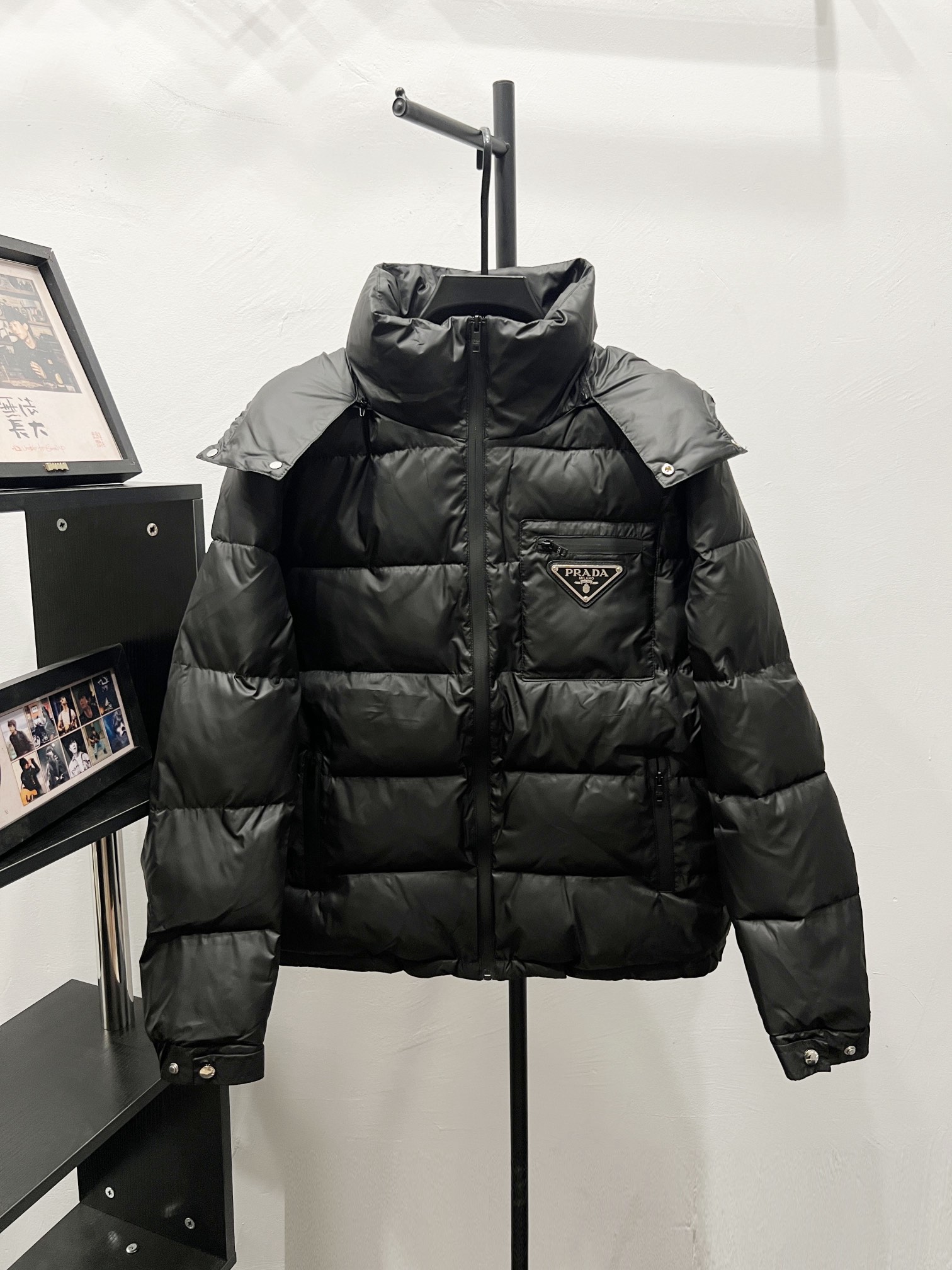 【PRADA旗艦店】ダウンジャケット、ご好評に付き再入荷！