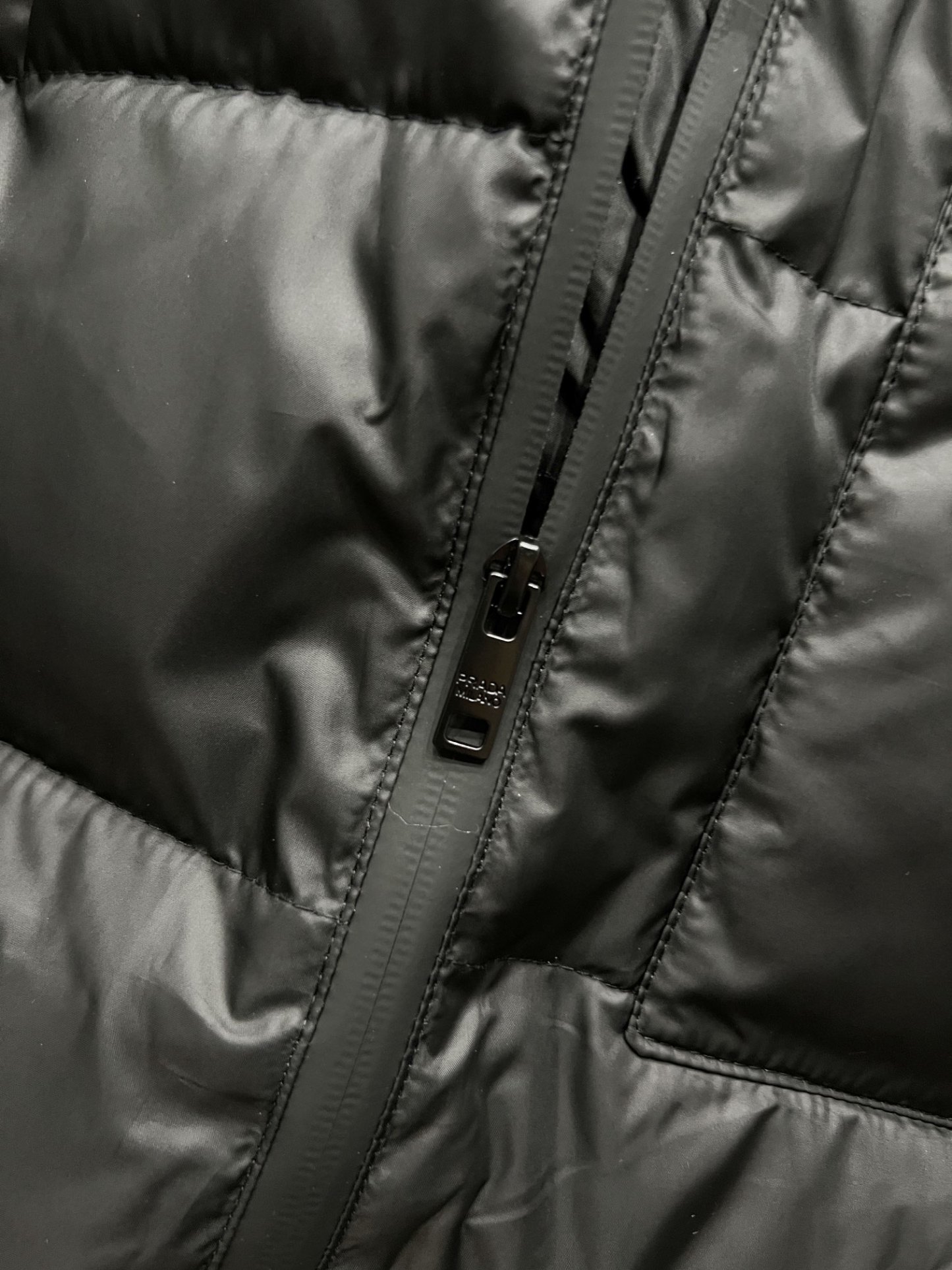 【PRADA旗艦店】ダウンジャケット、ご好評に付き再入荷！