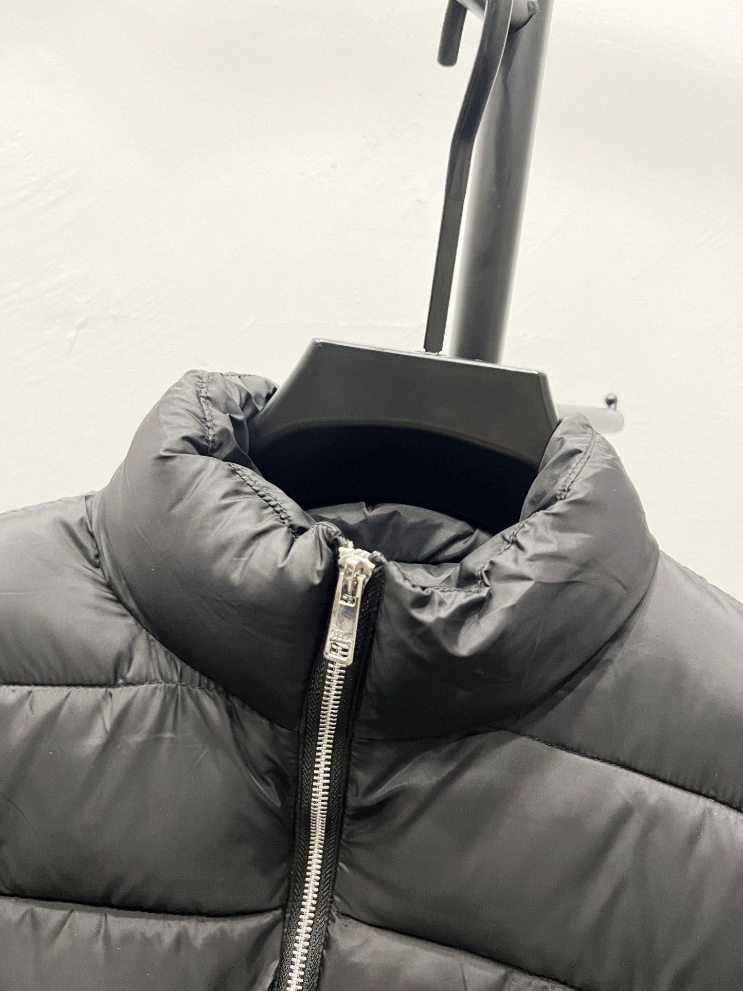 【PRADA旗艦店】ダウンジャケット、ご好評に付き再入荷！