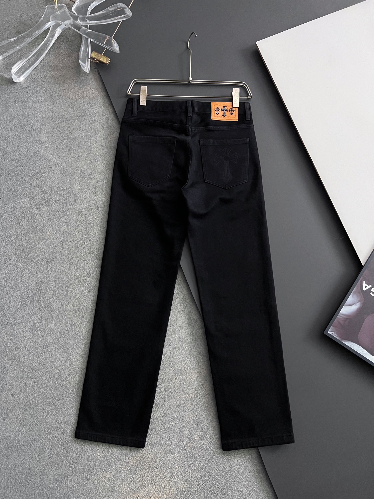 【CHROME HEARTS 公式旗艦店】クロムハーツ ジーパン、ご好評に付き再入荷！