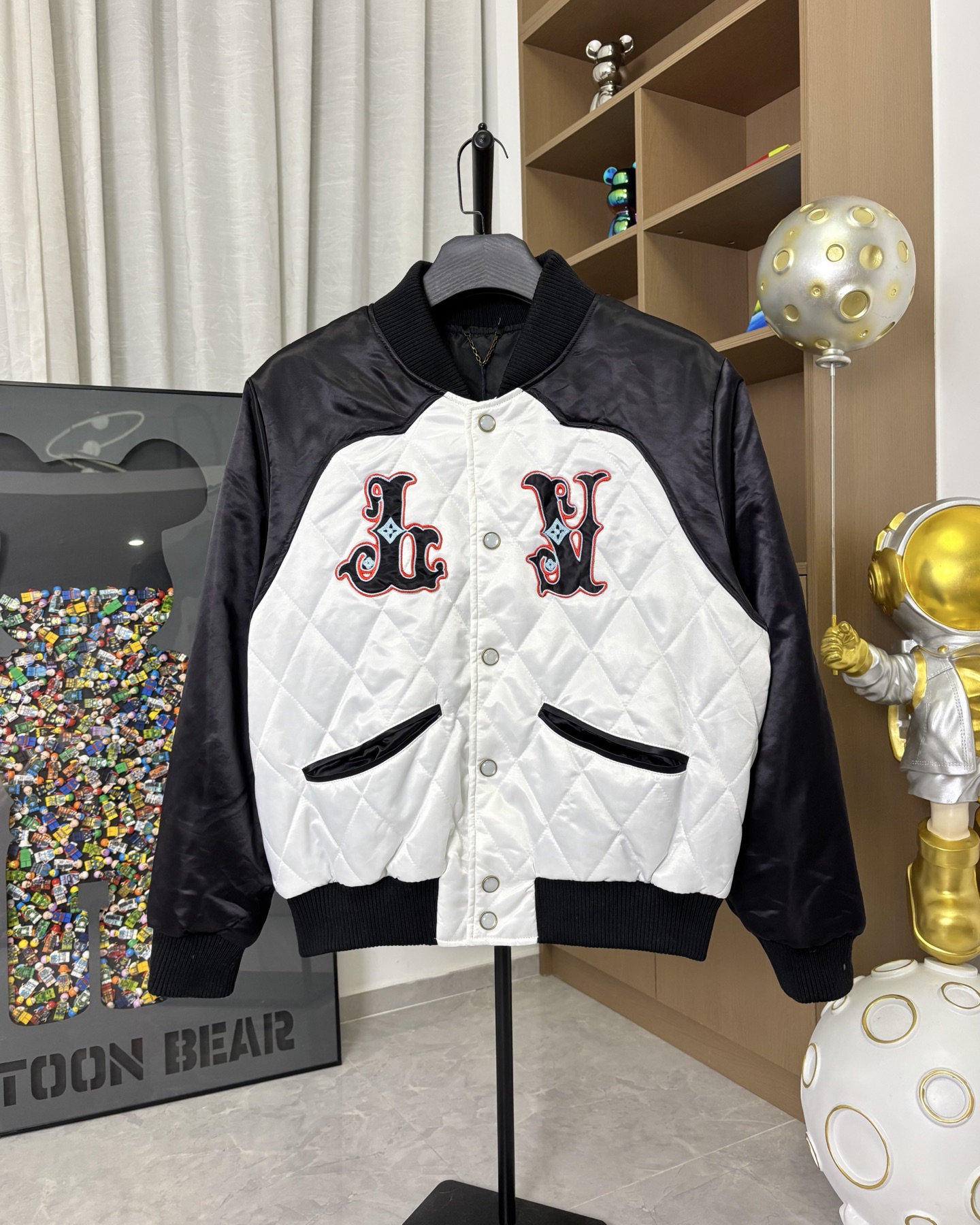 【LOUIS VUITTON旗艦店】ルイヴィトン 野球服のジャケット ご好評に付き再入荷！