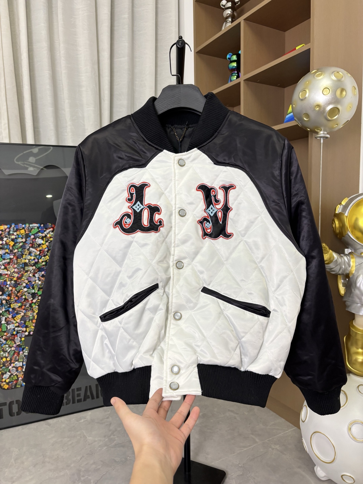 【LOUIS VUITTON旗艦店】ルイヴィトン 野球服のジャケット ご好評に付き再入荷！
