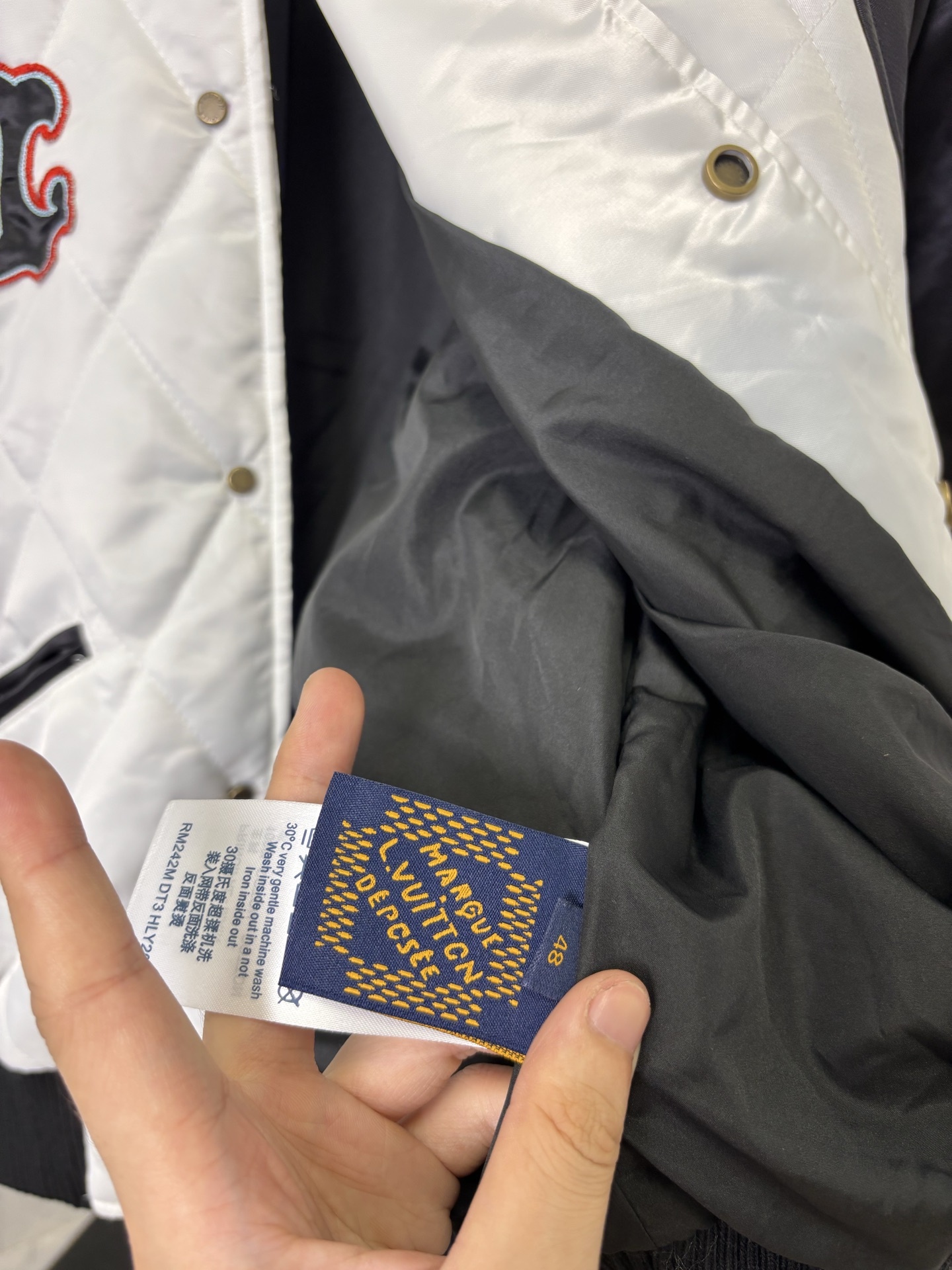 【LOUIS VUITTON旗艦店】ルイヴィトン 野球服のジャケット ご好評に付き再入荷！