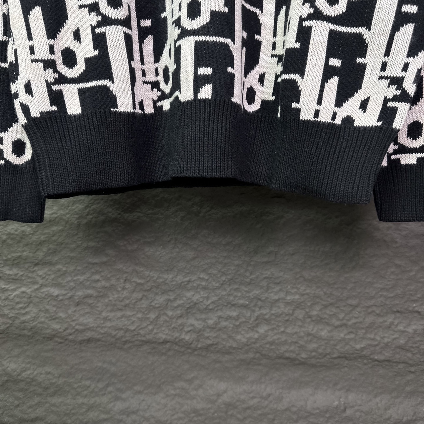 【DIOR旗艦店】ディオール セーター ご好評に付き再入荷！