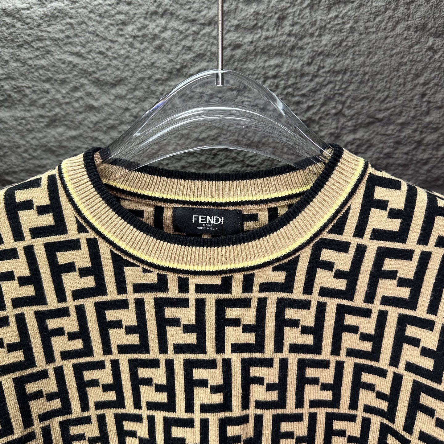 【FENDI旗艦店】フェンディ セーター 男女兼用 ご好評に付き再入荷！