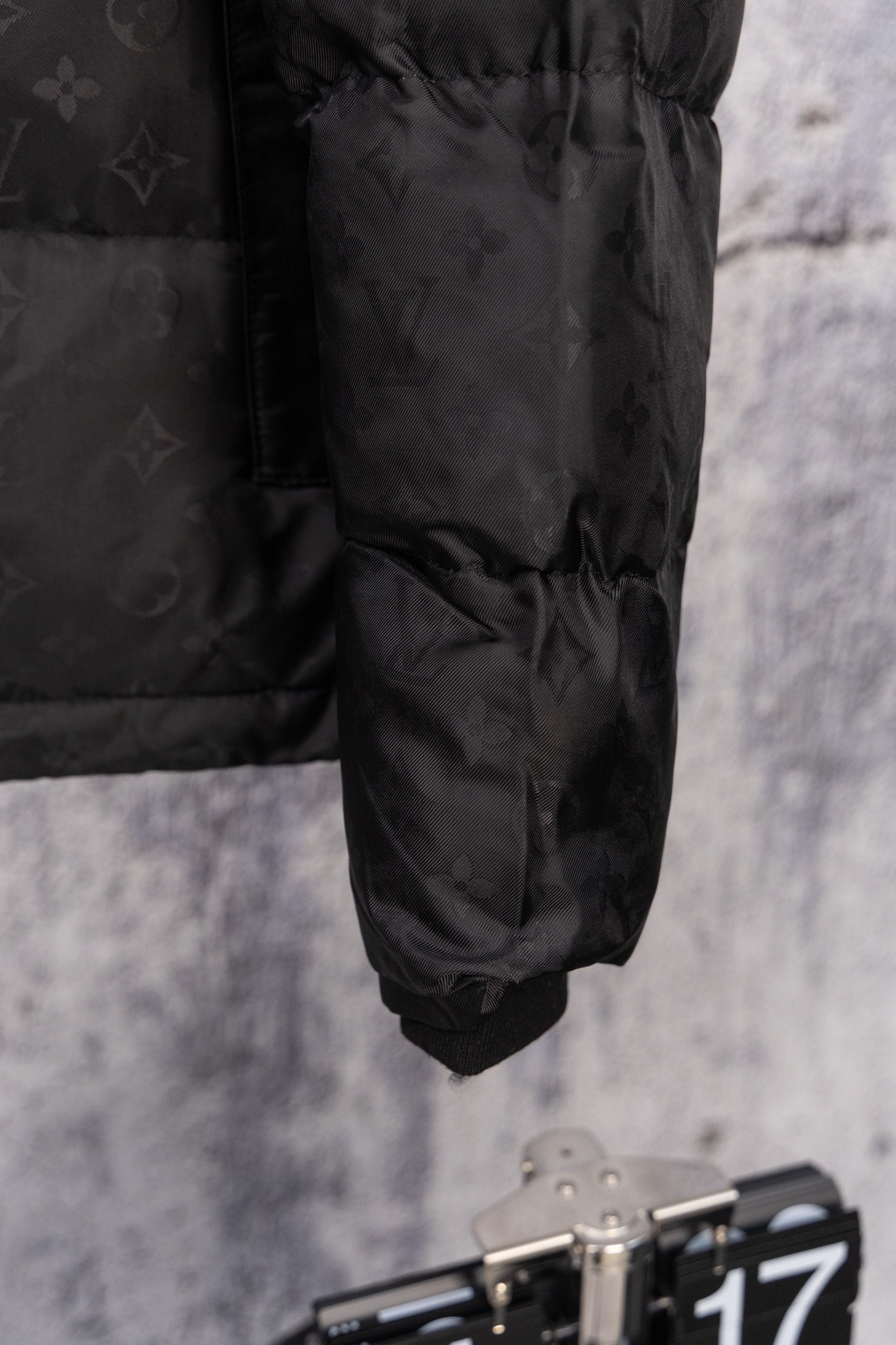 【LOUIS VUITTON旗艦店】ルイヴィトン ダウンジャケット ご好評に付き再入荷！