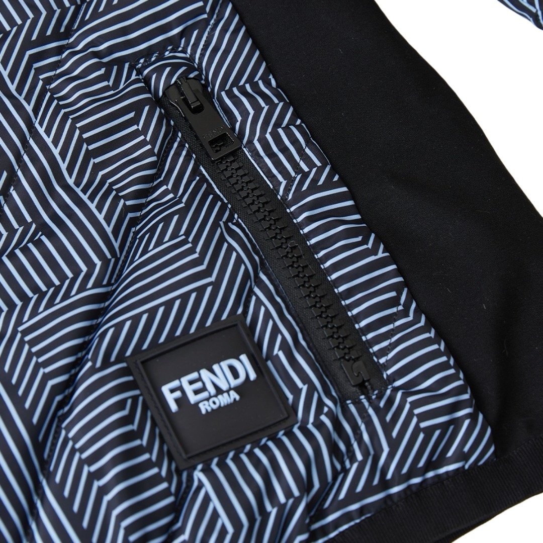 【FENDI旗艦店】フェンディ ダウンジャケット ご好評に付き再入荷！