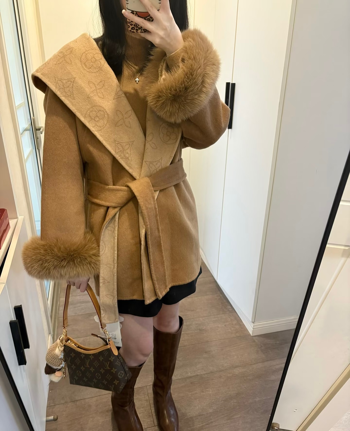 【LOUIS VUITTON旗艦店】ルイヴィトン ミドル丈のコート ご好評に付き再入荷！