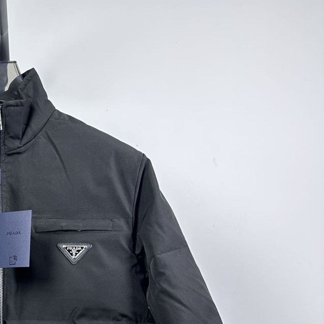 【PRADA旗艦店】プラダ ダウンジャケット ご好評に付き再入荷！