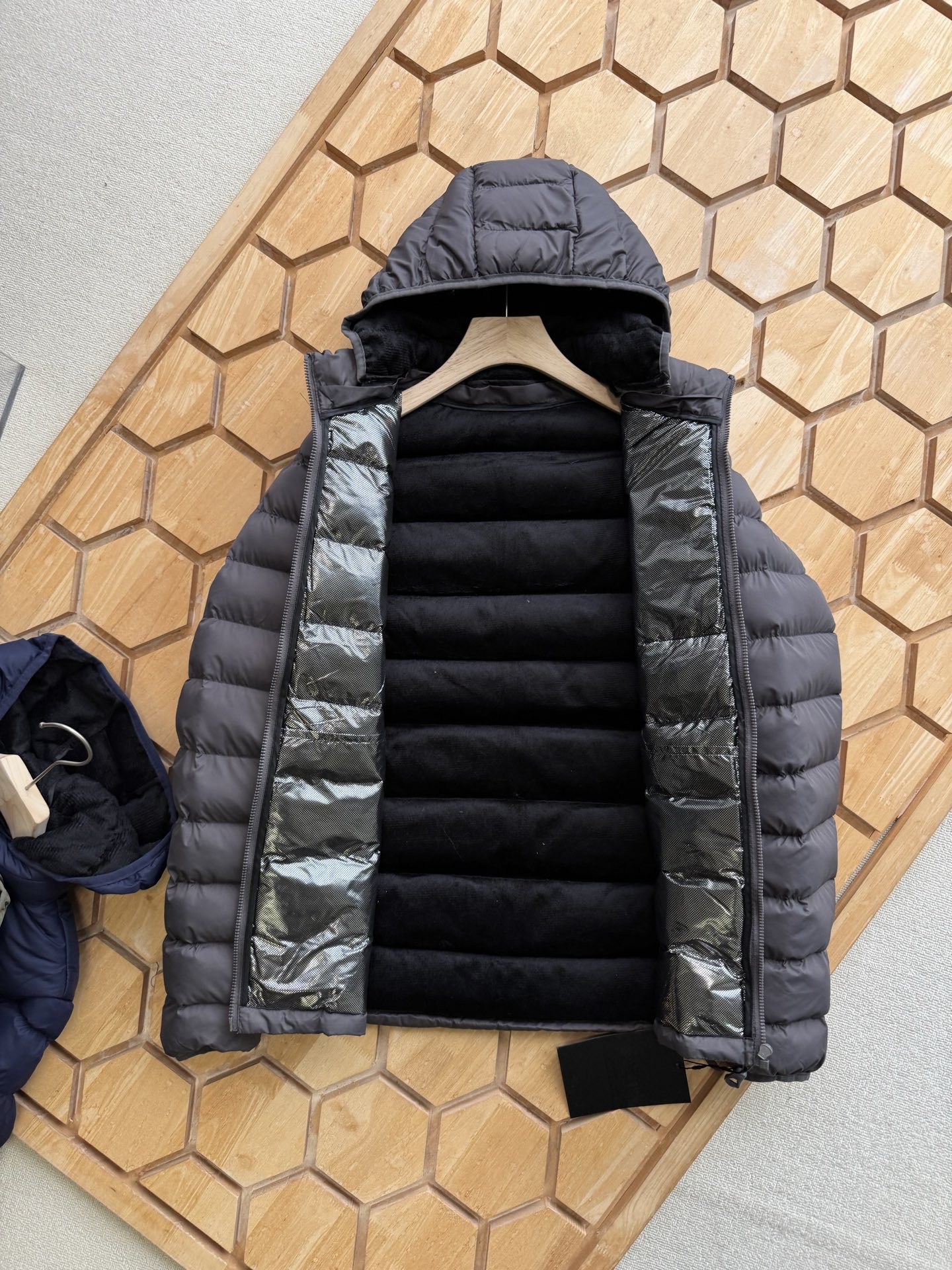 【ARC'TERYX 公式旗艦店】ダウンジャケット ご好評に付き再入荷！