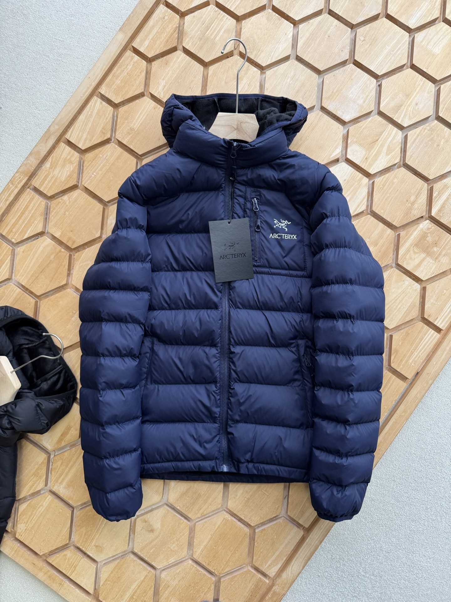 【ARC'TERYX 公式旗艦店】ダウンジャケット ご好評に付き再入荷！