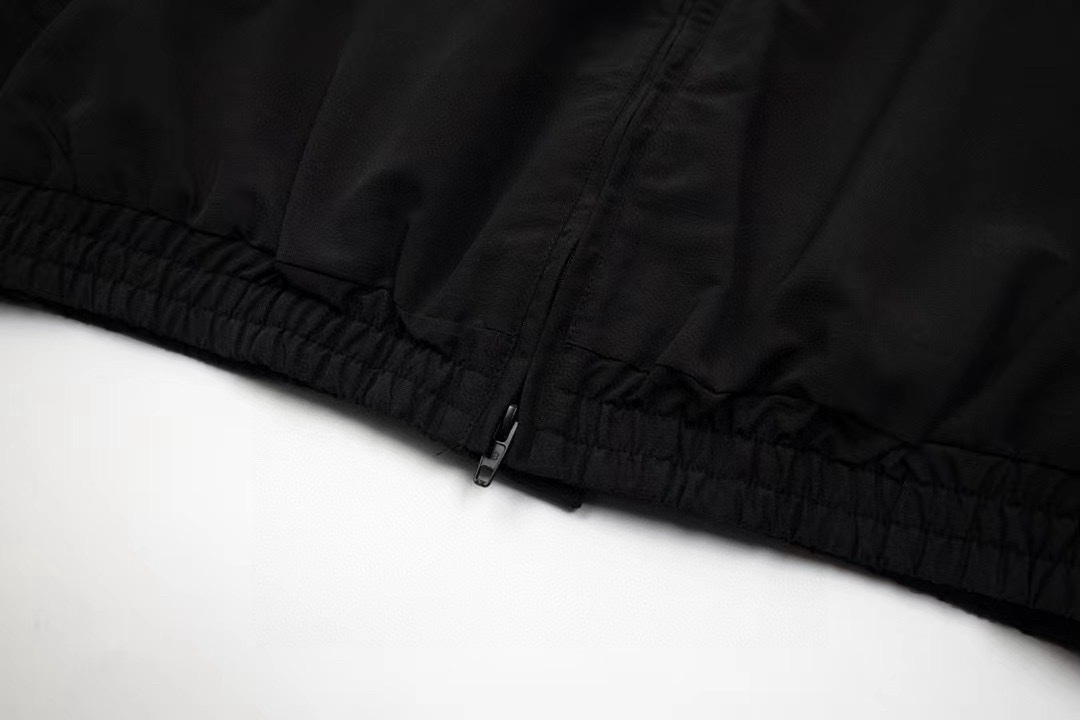 【BALENCIAGA旗艦店】バレンシアガ 秋冬ジャケット、ご好評に付き再入荷！