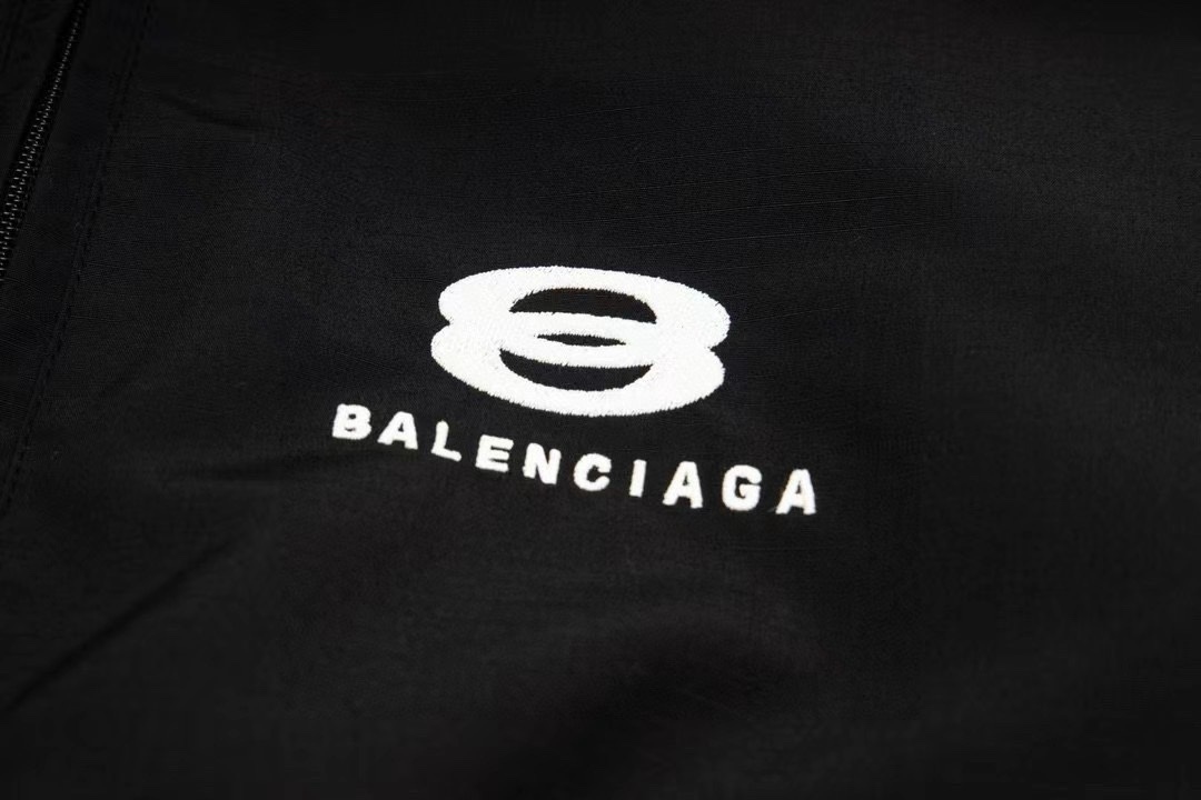 【BALENCIAGA旗艦店】バレンシアガ 秋冬ジャケット、ご好評に付き再入荷！
