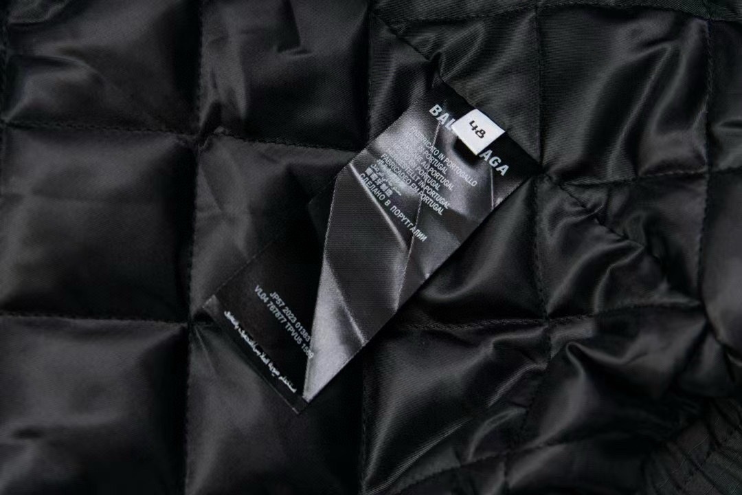 【BALENCIAGA旗艦店】バレンシアガ 秋冬ジャケット、ご好評に付き再入荷！