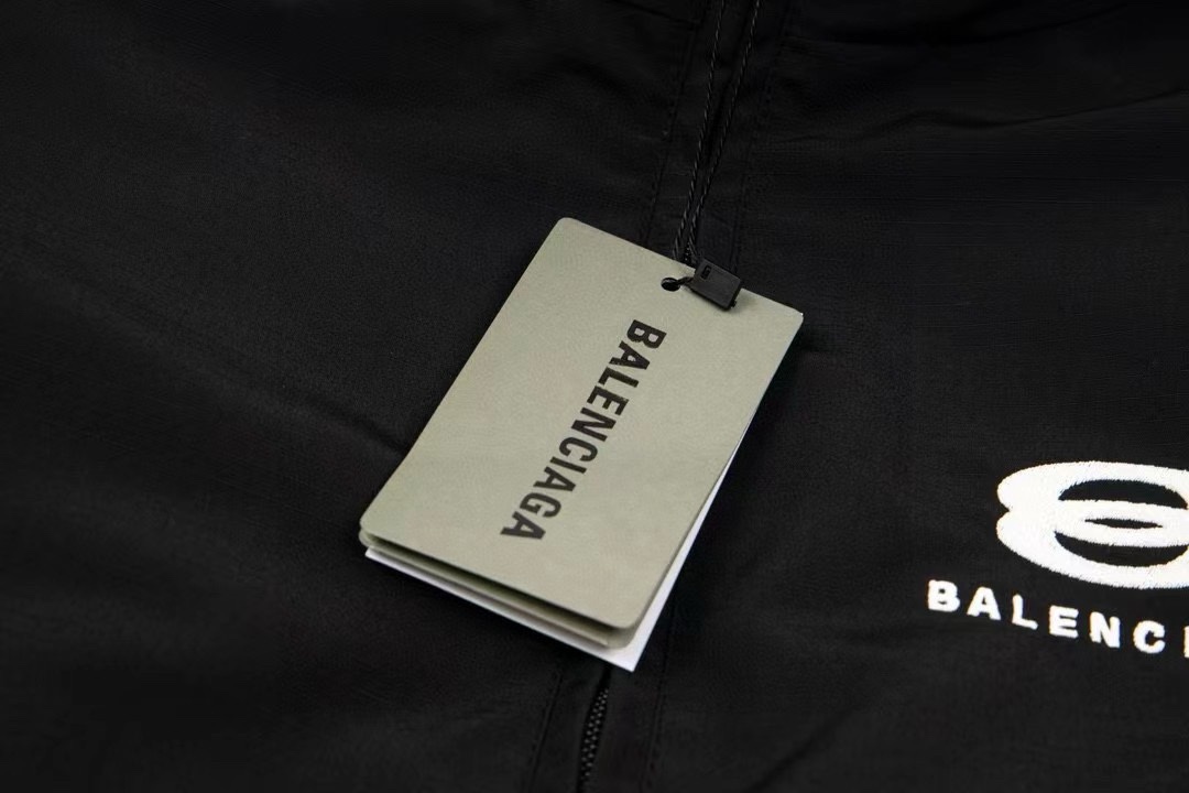 【BALENCIAGA旗艦店】バレンシアガ 秋冬ジャケット、ご好評に付き再入荷！