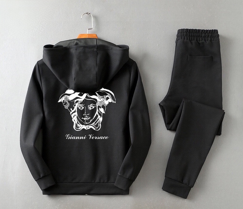 【VERSACE旗艦店】ヴェルサーチ 上下セット セットアップ ご好評に付き再入荷！