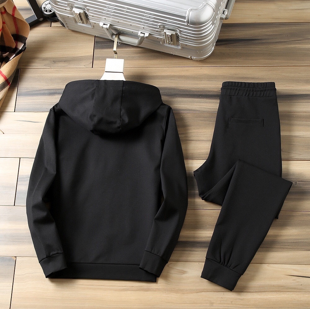 【MONCLER旗艦店】モンクレール 上下セット セットアップ ご好評に付き再入荷！