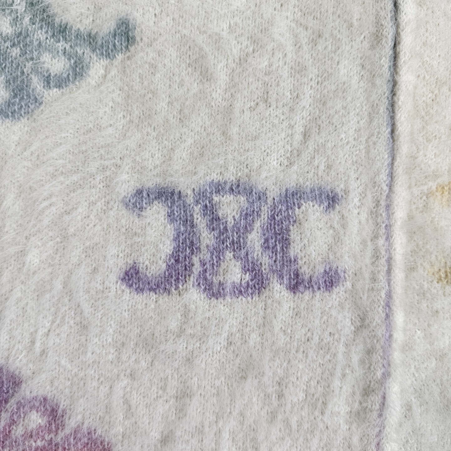 【CELINE旗艦店】セリーヌ フード付きジャケット ご好評に付き再入荷！