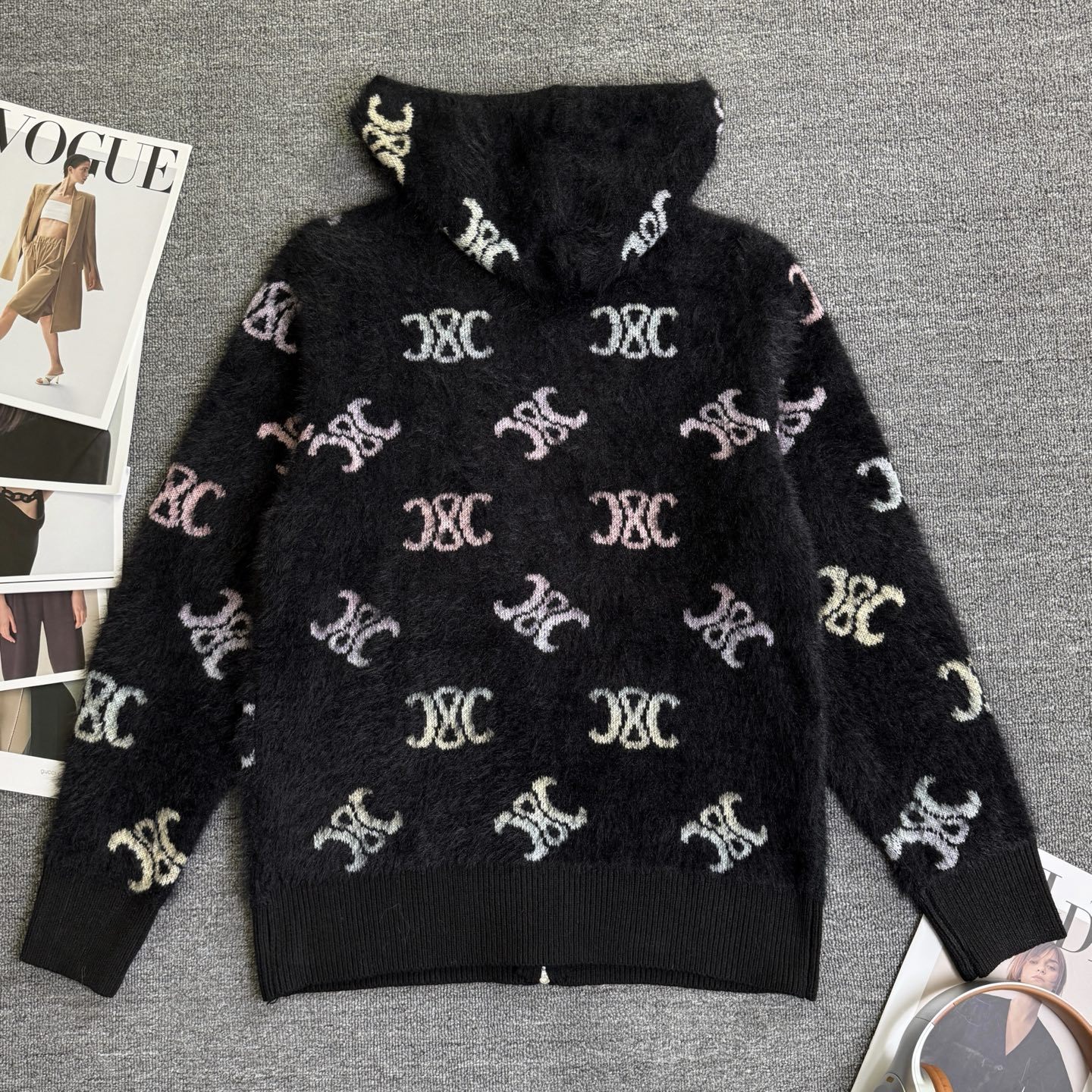 【CELINE旗艦店】セリーヌ フード付きジャケット ご好評に付き再入荷！