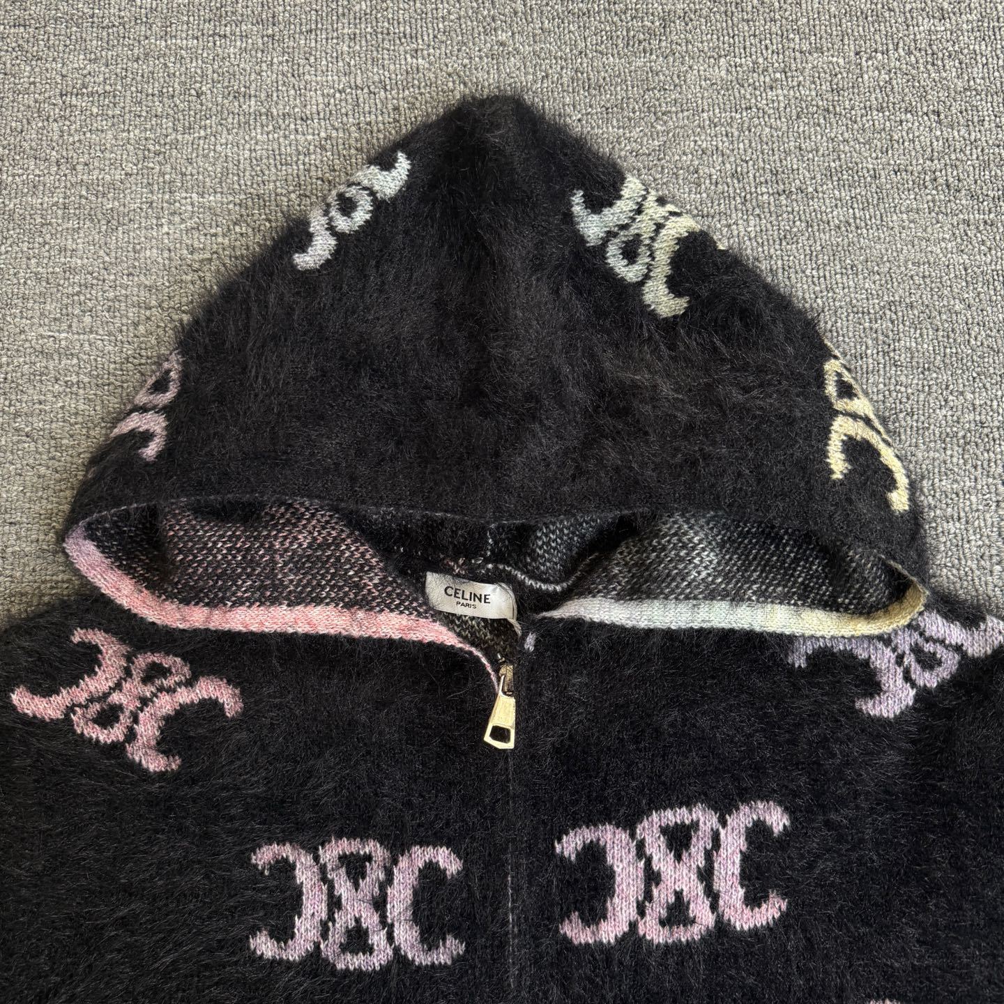 【CELINE旗艦店】セリーヌ フード付きジャケット ご好評に付き再入荷！