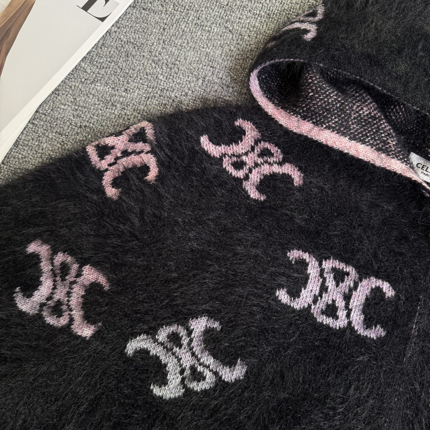 【CELINE旗艦店】セリーヌ フード付きジャケット ご好評に付き再入荷！