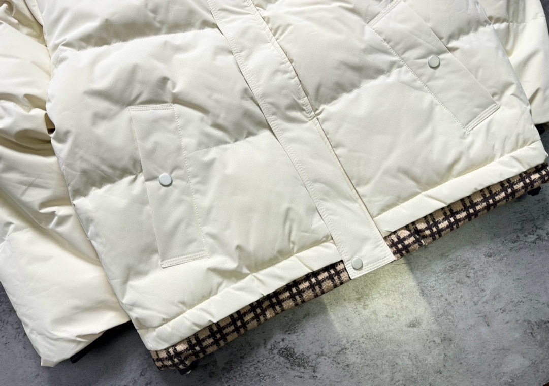 【BALENCIAGA旗艦店】バレンシアガ ダウンジャケット ご好評に付き再入荷！