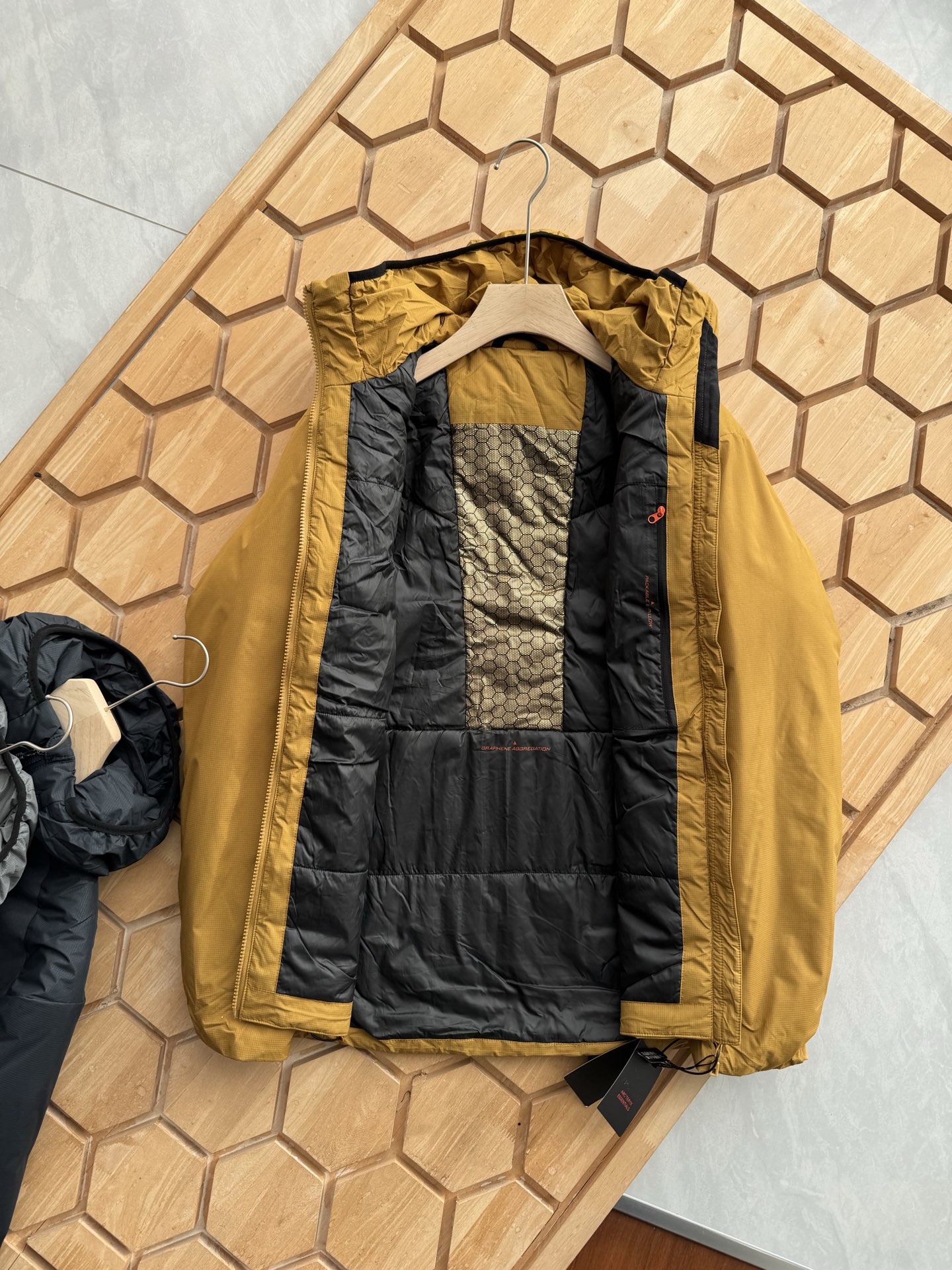 【ARC'TERYX旗艦店】ダウンジャケット 男女兼用 ご好評に付き再入荷！