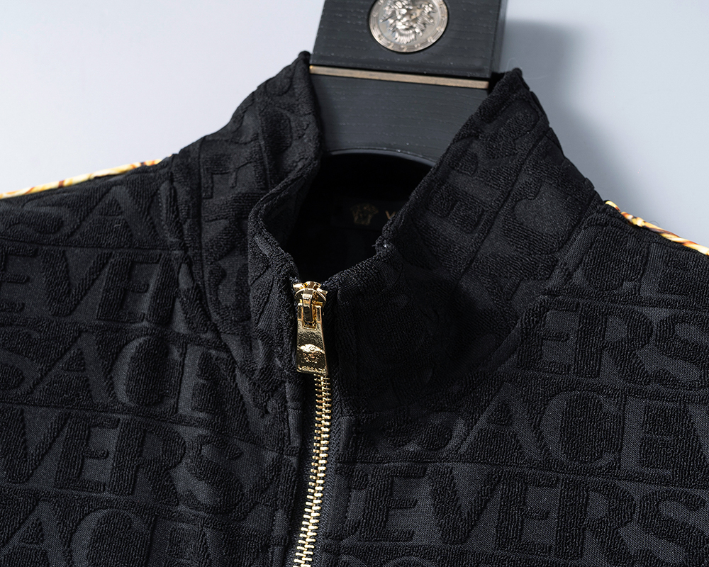 【VERSACE旗艦店】ヴェルサーチ 上下セット セットアップ ご好評に付き再入荷！