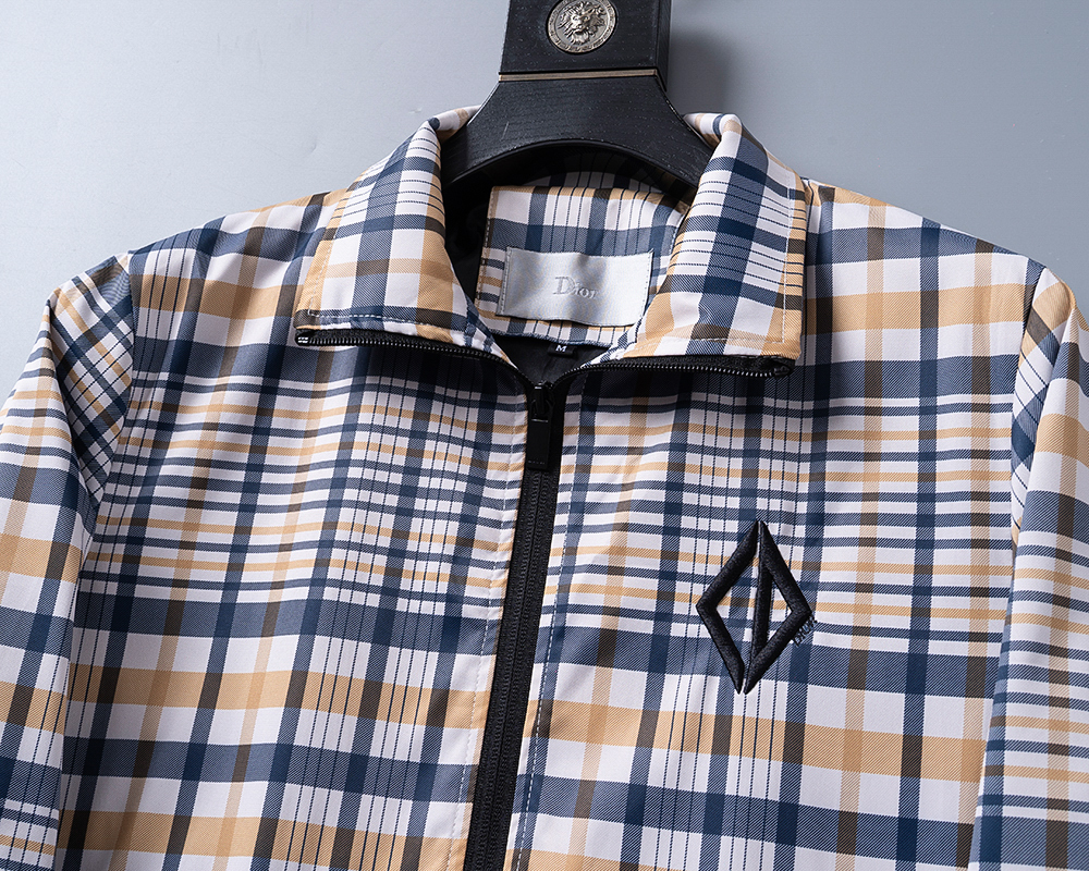 【DIOR旗艦店】ディオール 秋冬の新作ジャケット 、ご好評に付き再入荷！