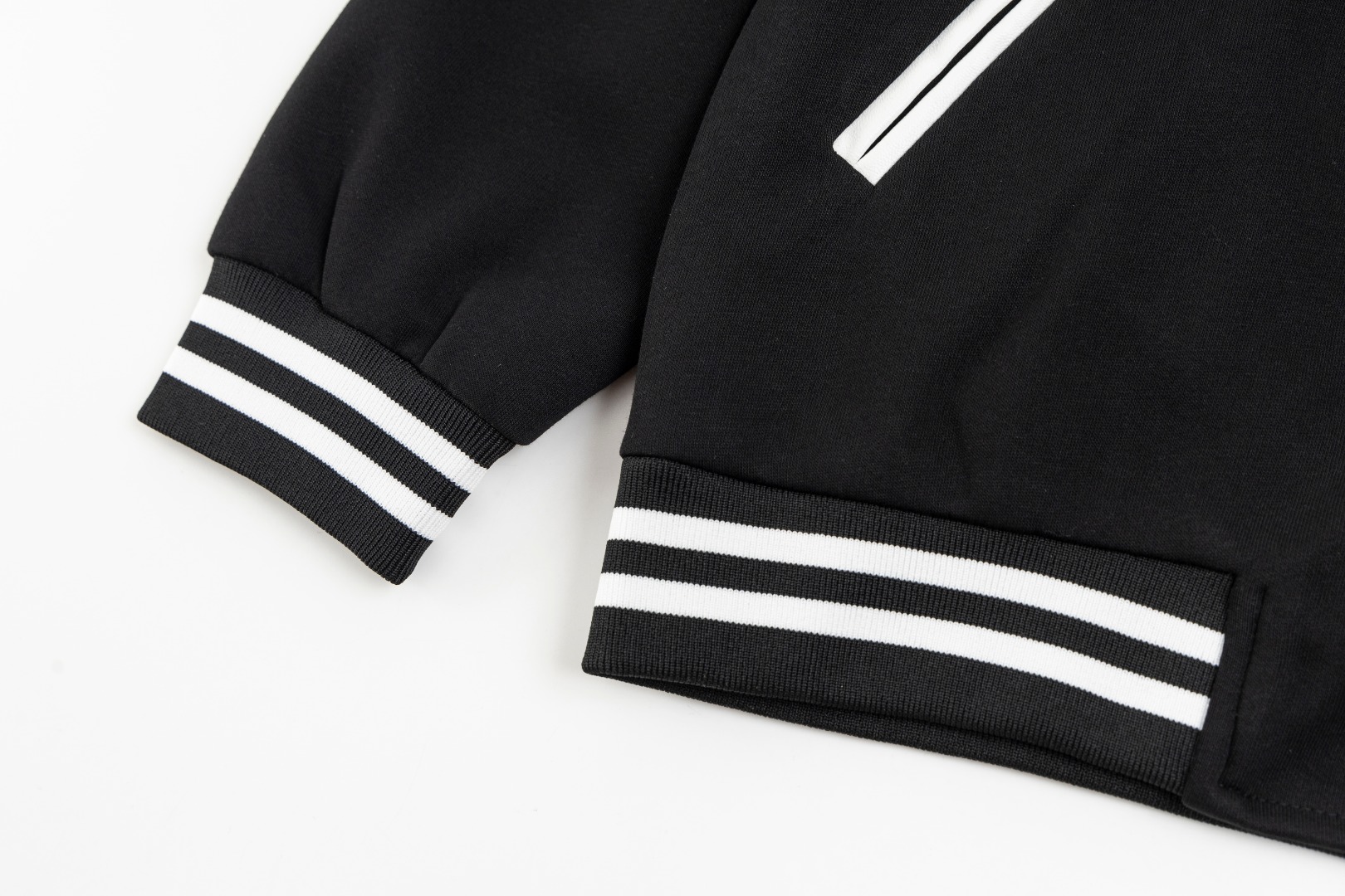 【SAINT LAURENT旗艦店】野球服のジャケット ご好評に付き再入荷！