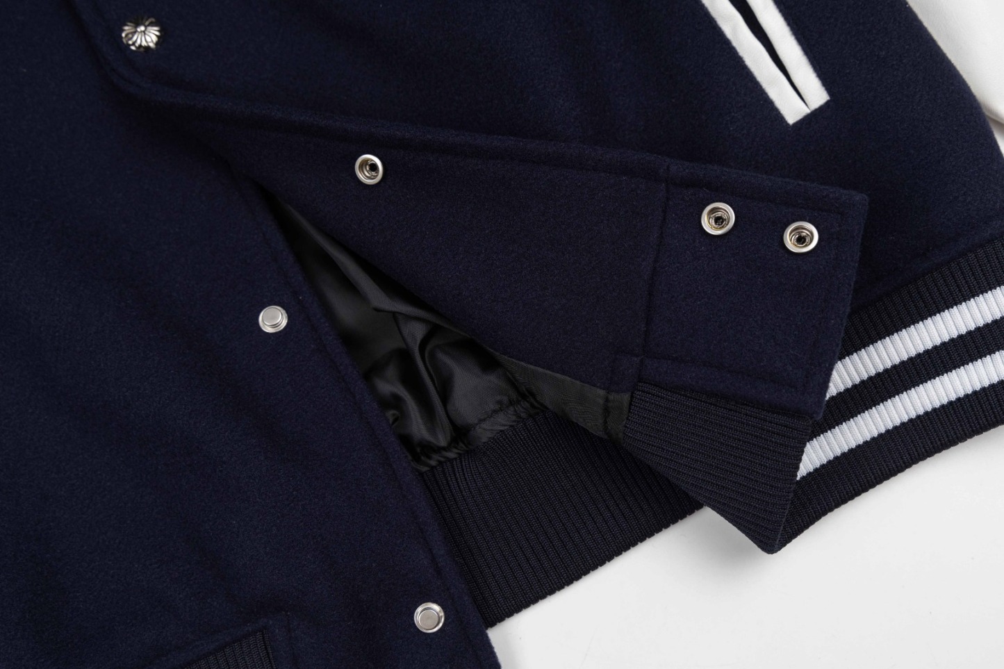 【CHROME HEARTS旗艦店】クロムハーツ ジャケット ご好評に付き再入荷！