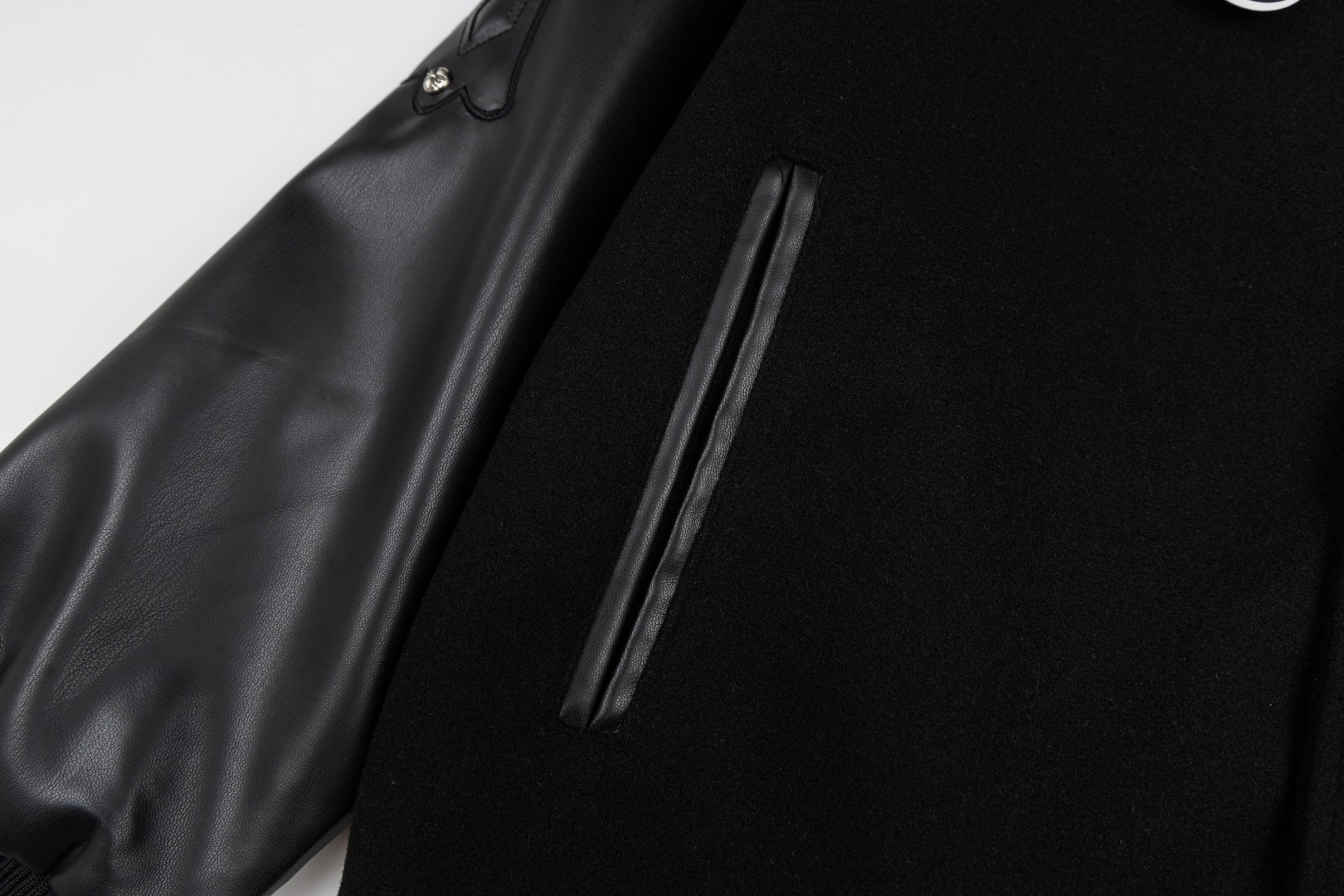 【CHROME HEARTS旗艦店】クロムハーツ ジャケット ご好評に付き再入荷！