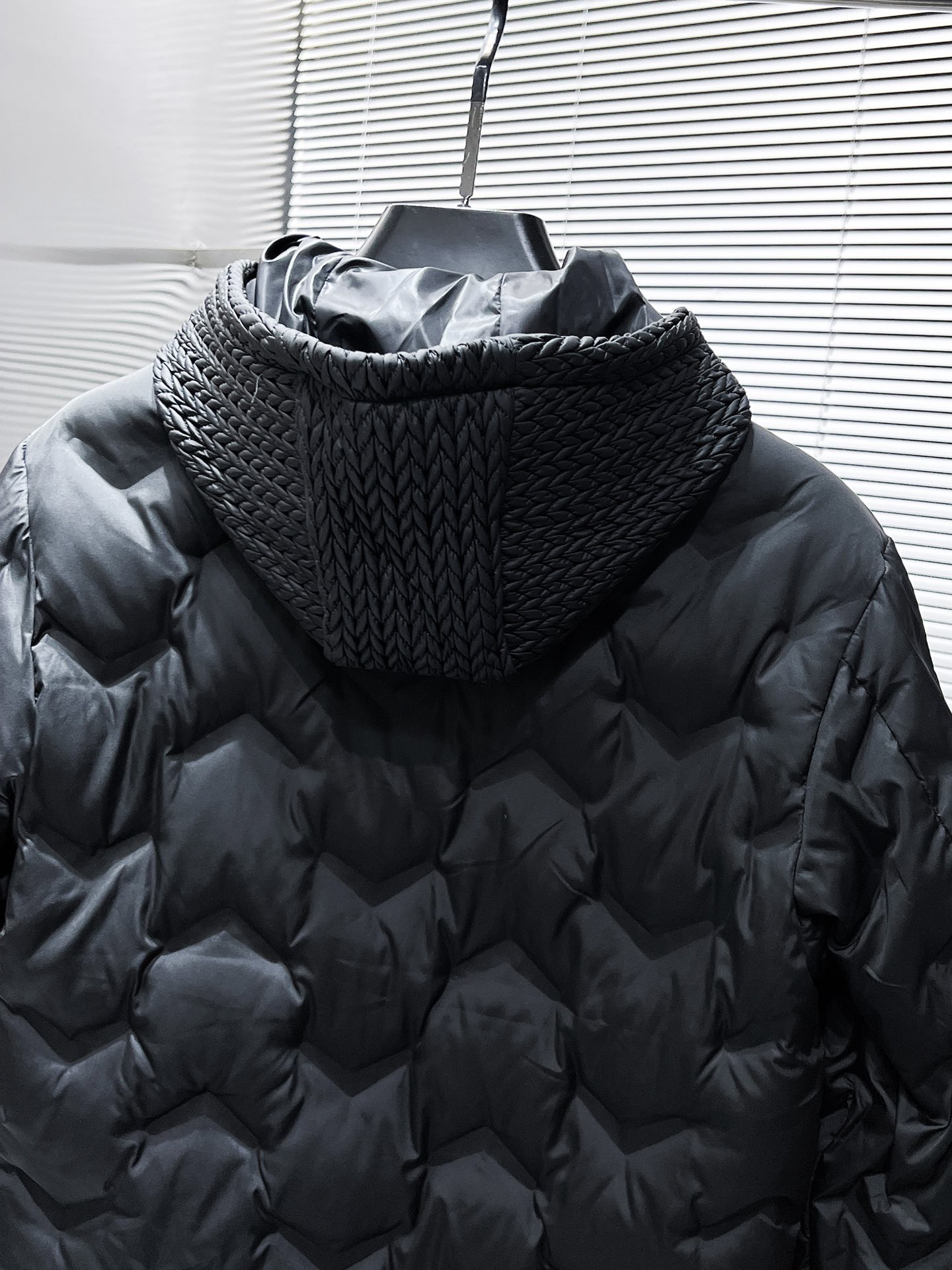 【PRADA旗艦店】プラダ ダウンジャケット ご好評に付き再入荷！