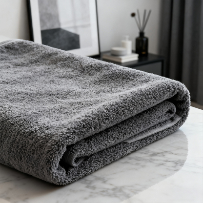 深灰色柔軟浴巾