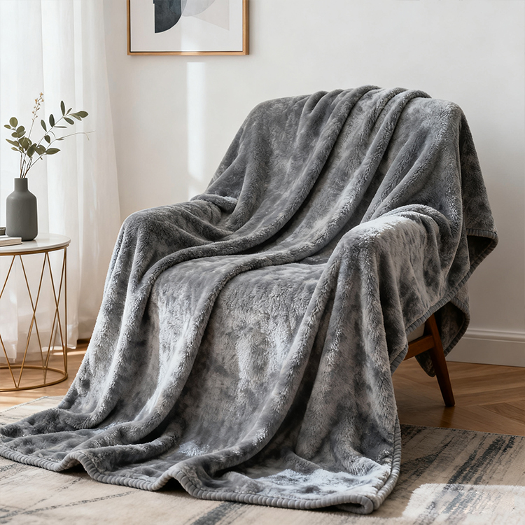 深灰色柔軟毛絨毯子