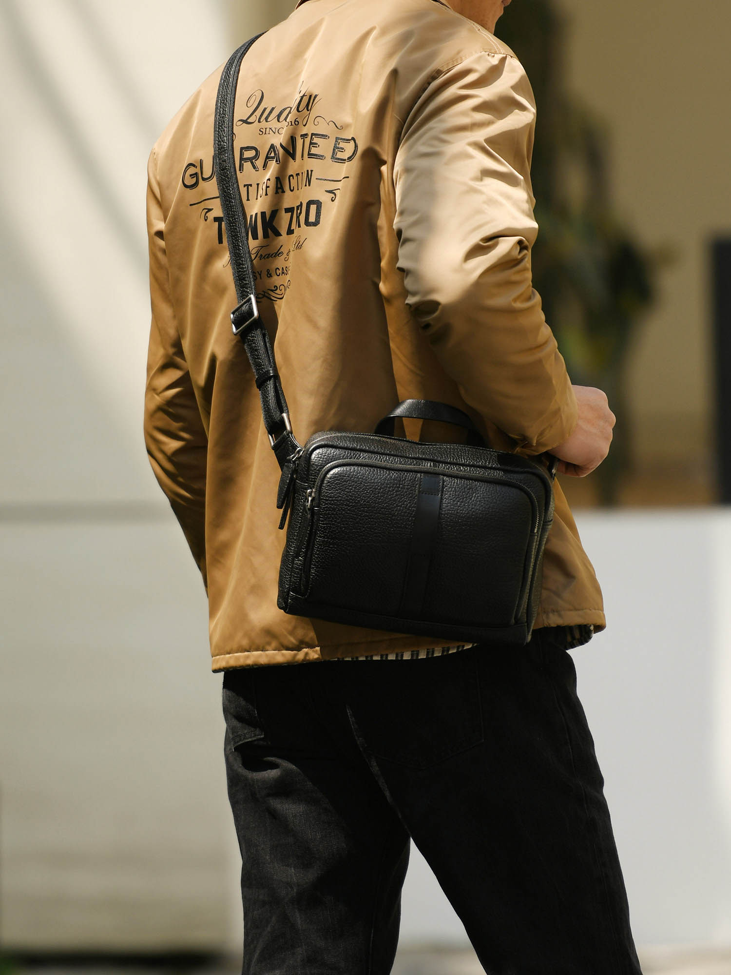 黑色單肩斜背包MT10號