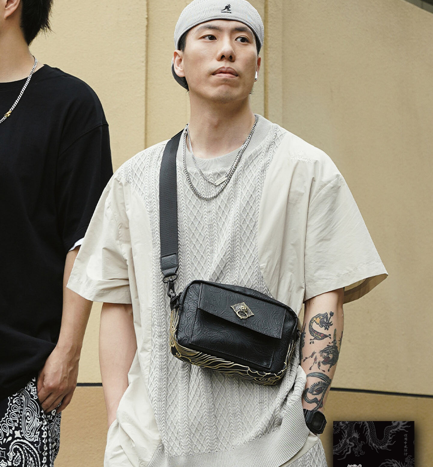 面首銜環斜背包42175號