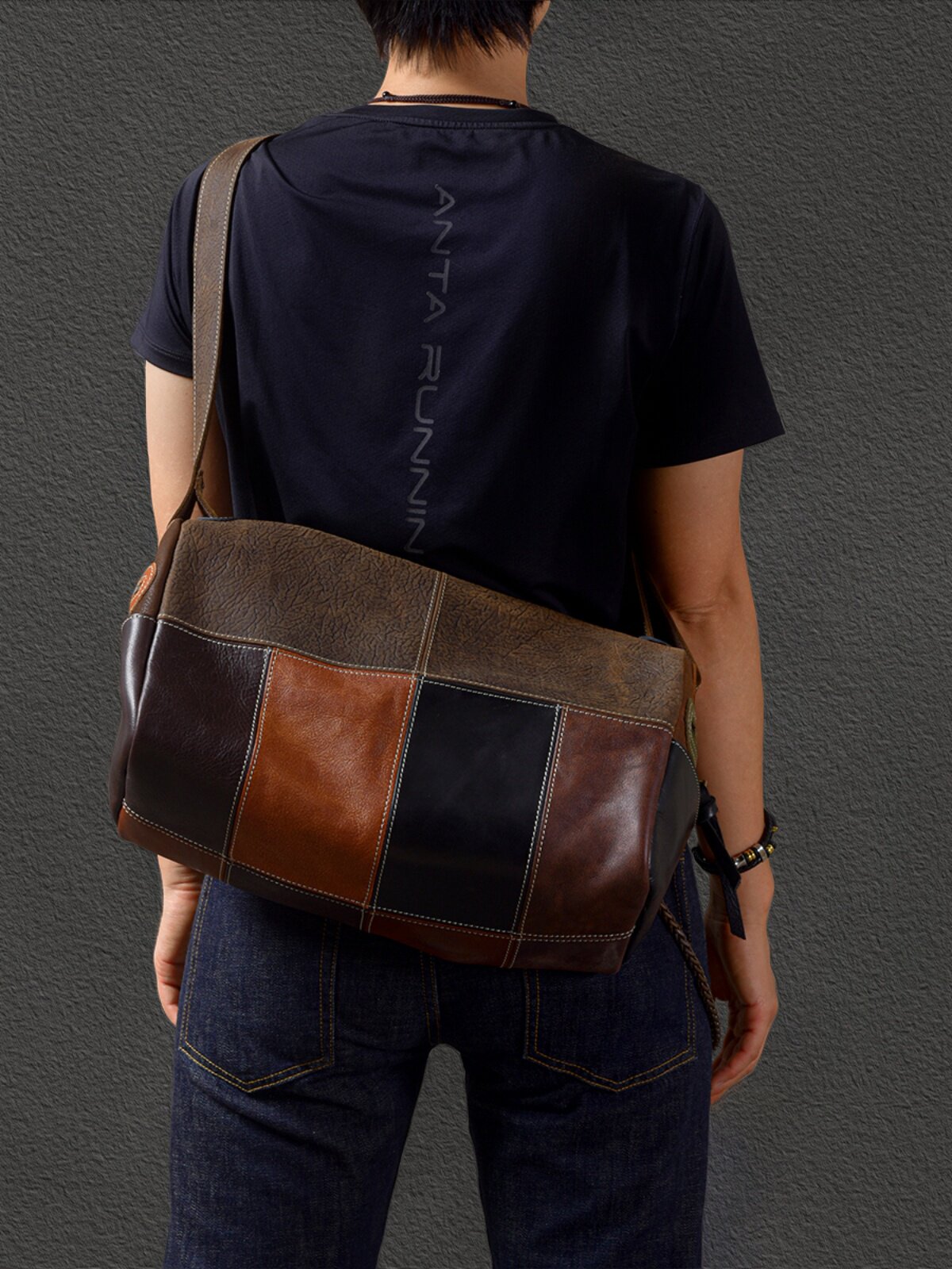 頭層牛皮撞色水桶運動包2410號