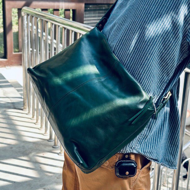 DEEPKEE復古軟牛皮大容量斜背包71616號