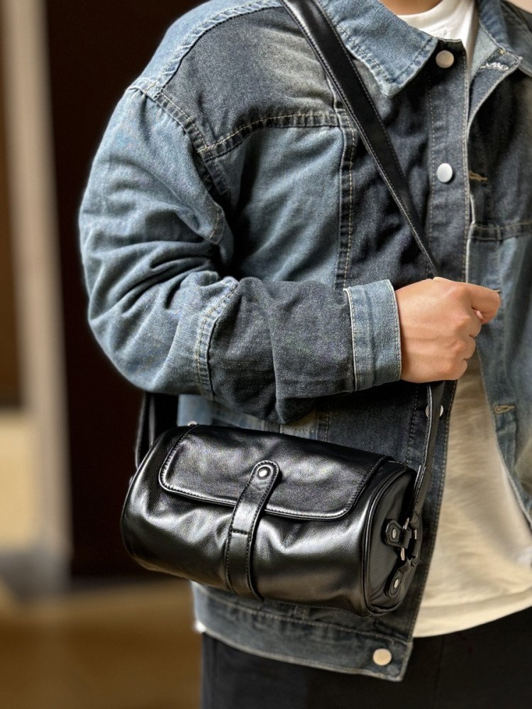 DEEPKEE男女通用新款軟皮圓桶包30042號