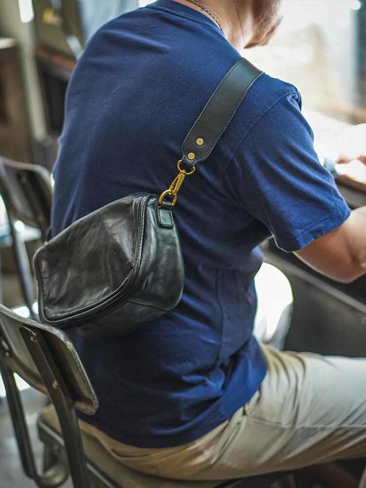 DEEPKEE全皮手作斜背包D70223號