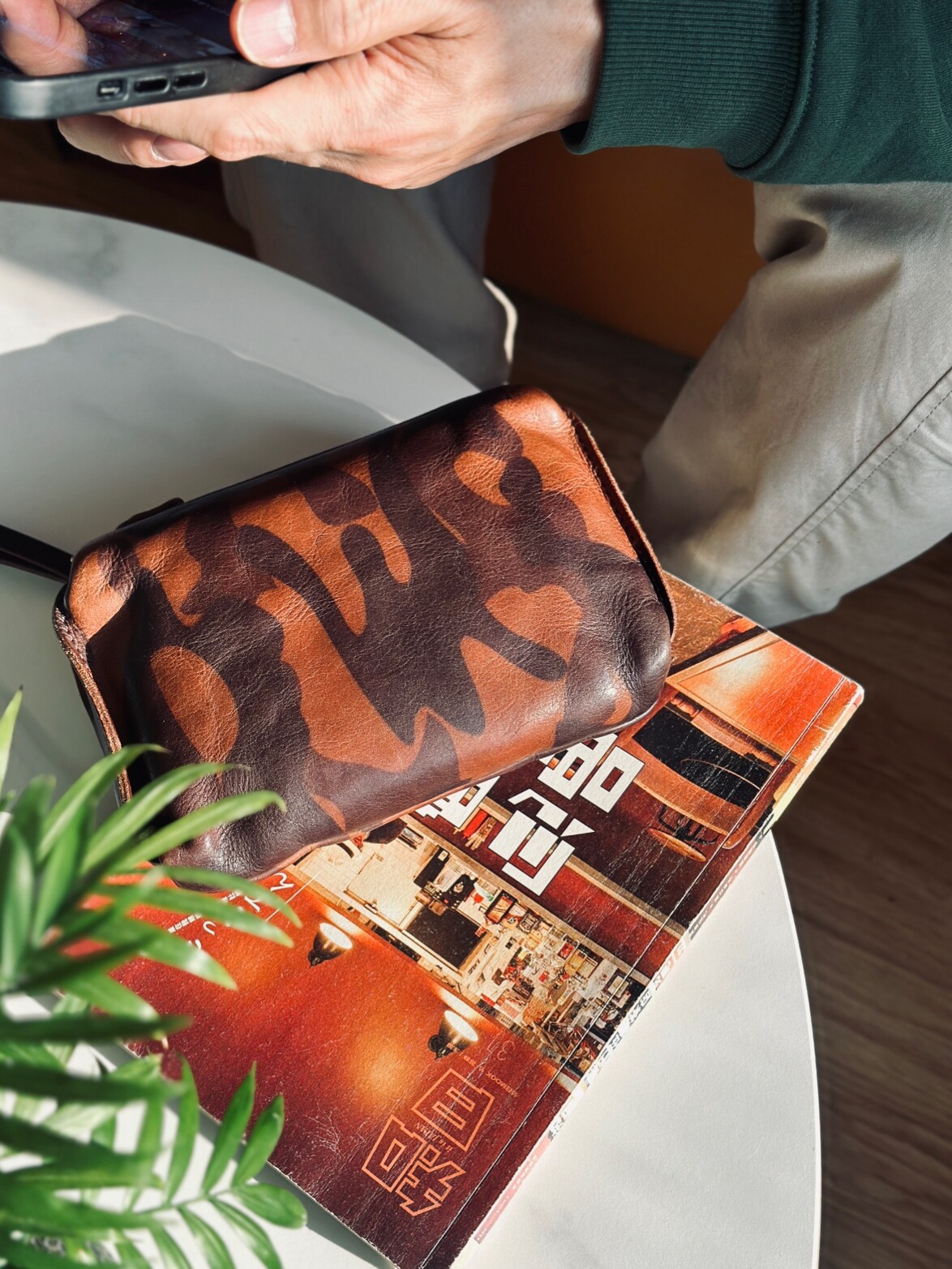 DEEPKEE多功能收納手腕眞皮包6793號