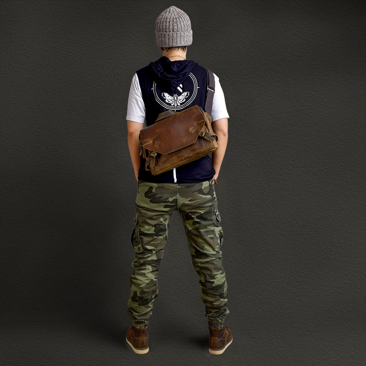 復古潮流瘋馬皮男士斜背包2409號