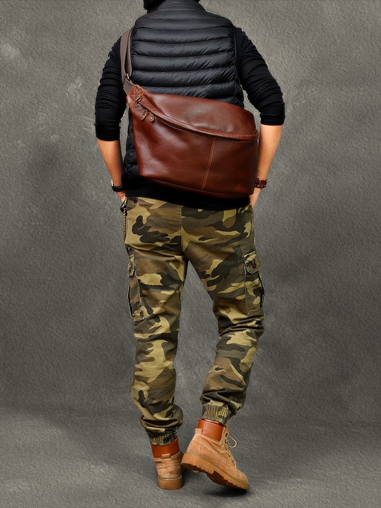 DEEPKEE 2845 號真皮胸包｜復古運動風大容量斜挎包 出門裝滿超省心