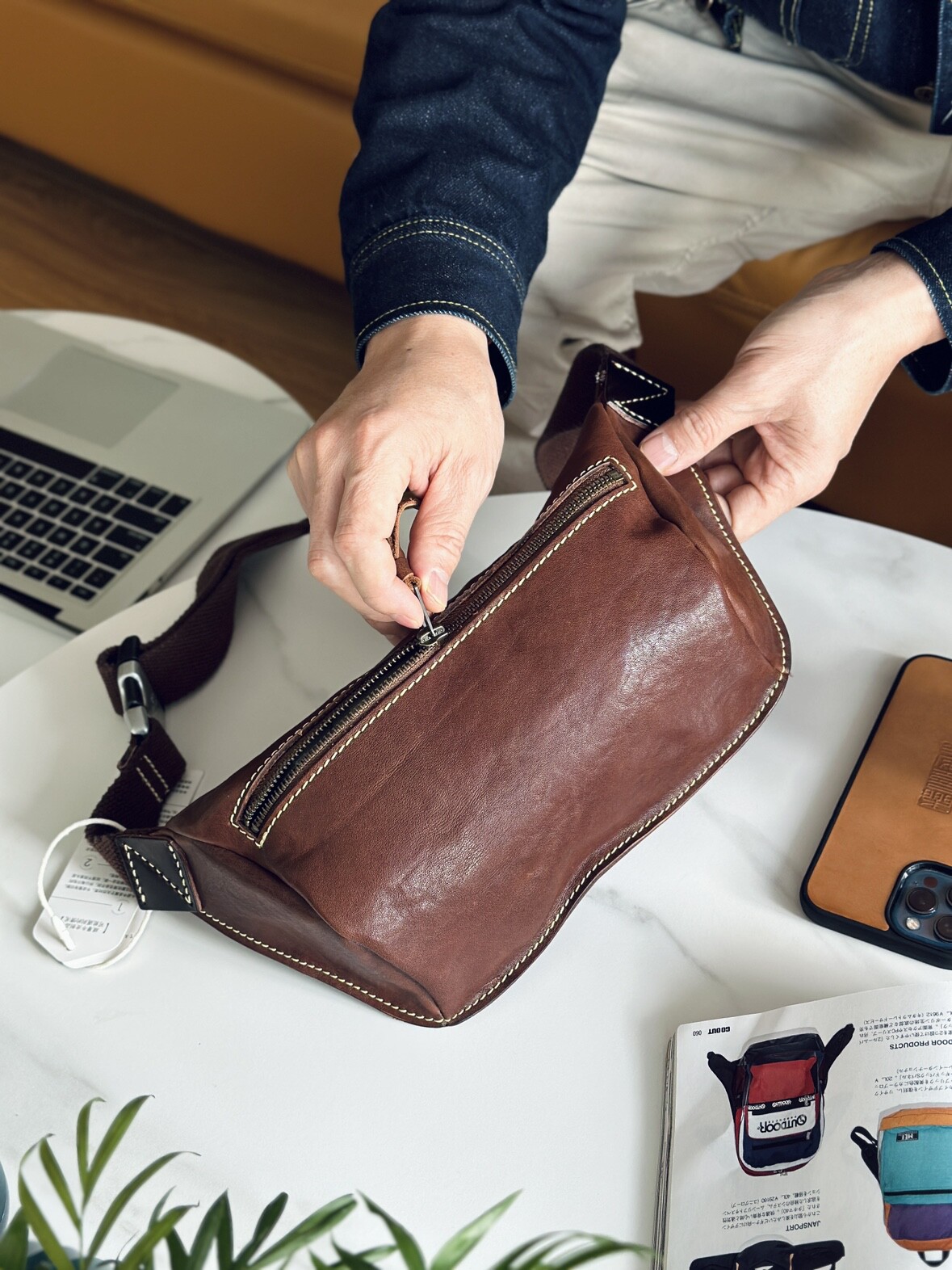 DEEPKEE頭層牛皮單肩斜背胸包腰包真皮拉鏈復古包6633號