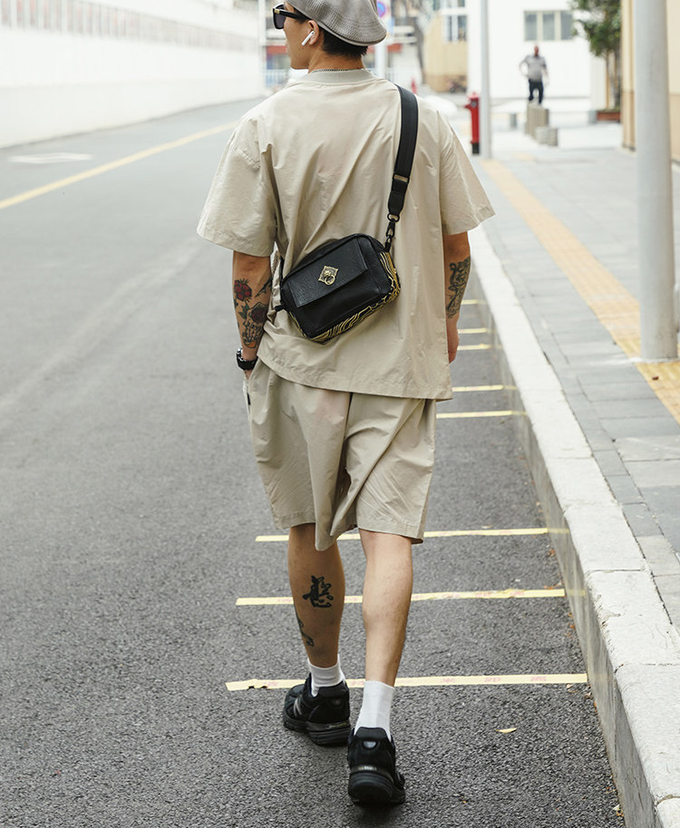 面首銜環斜背包42175號